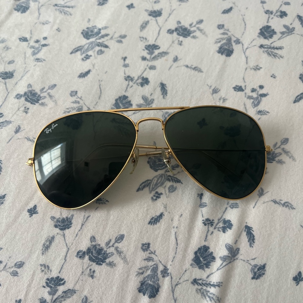 Gold frame Ray Ban Aviators